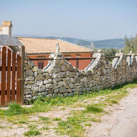 Villa Calma Вьесте Экстерьер фото