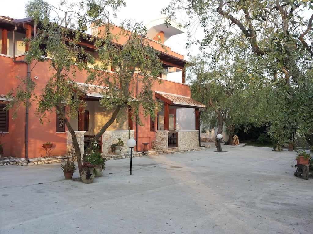 Villa Calma Вьесте Экстерьер фото