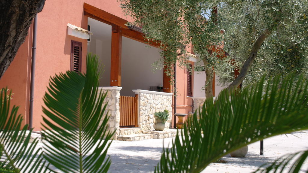 Villa Calma Вьесте Экстерьер фото