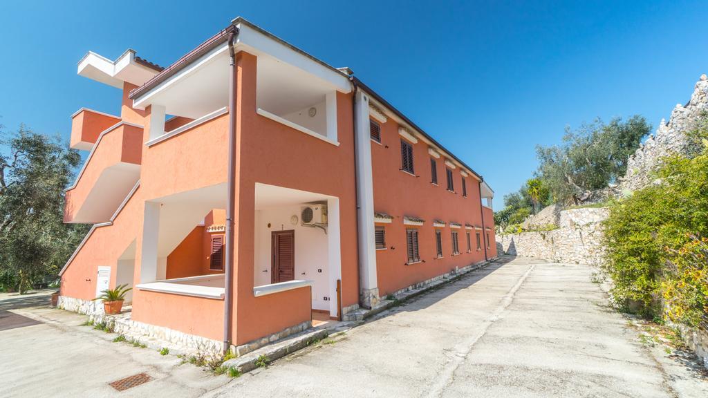 Villa Calma Вьесте Экстерьер фото