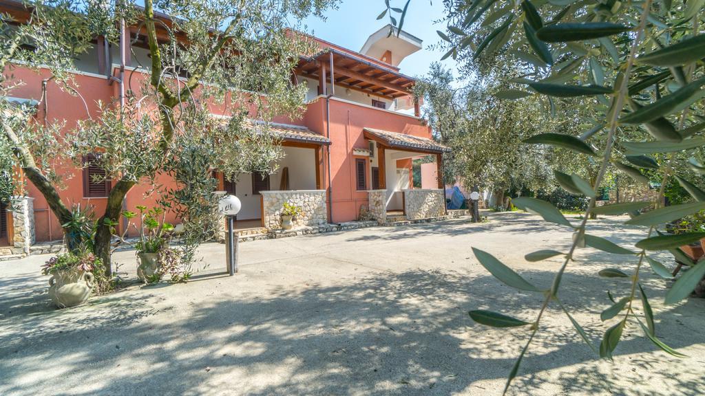 Villa Calma Вьесте Экстерьер фото